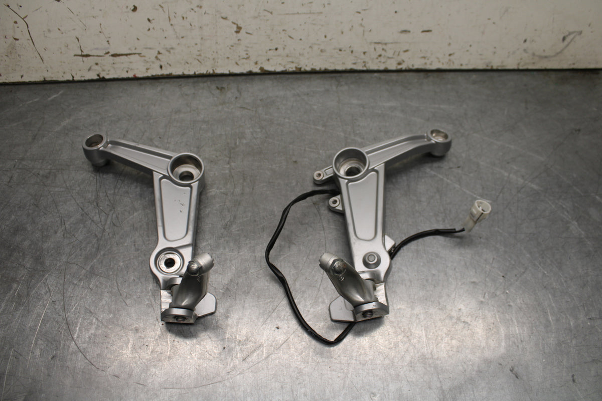 21-24 APRILIA TUONO 660 FACTORY RIGHT LEFT REARSETS REAR SET FOOT PEGS  BB733