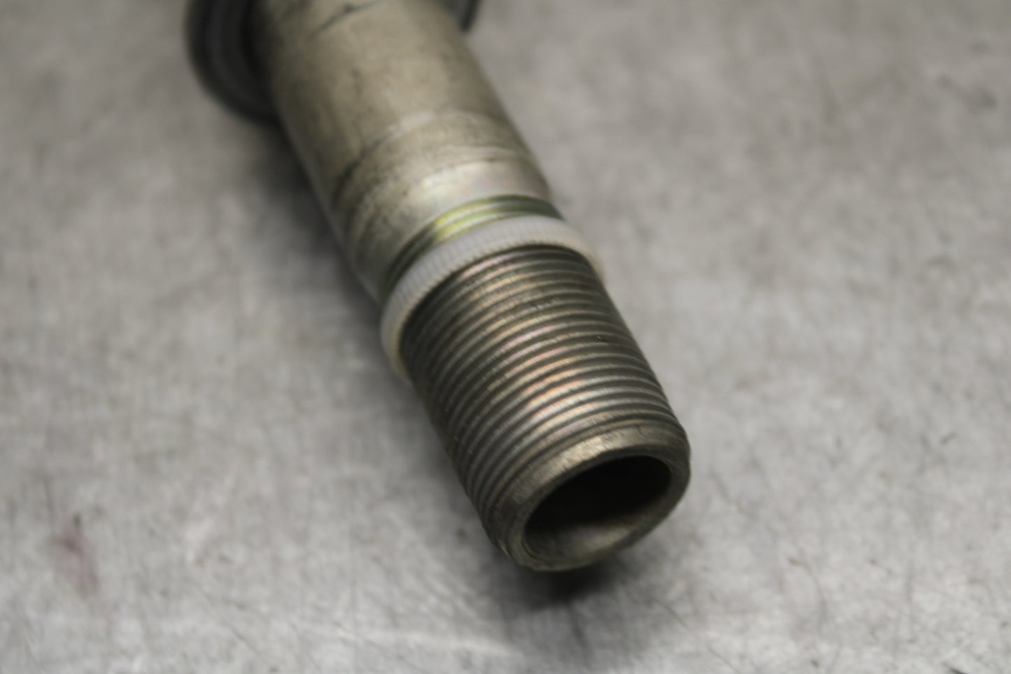 13-18 KAWASAKI NINJA ZX6R FRONT WHEEL RIM AXLE PIVOT BOLT 41068-0595 BB666