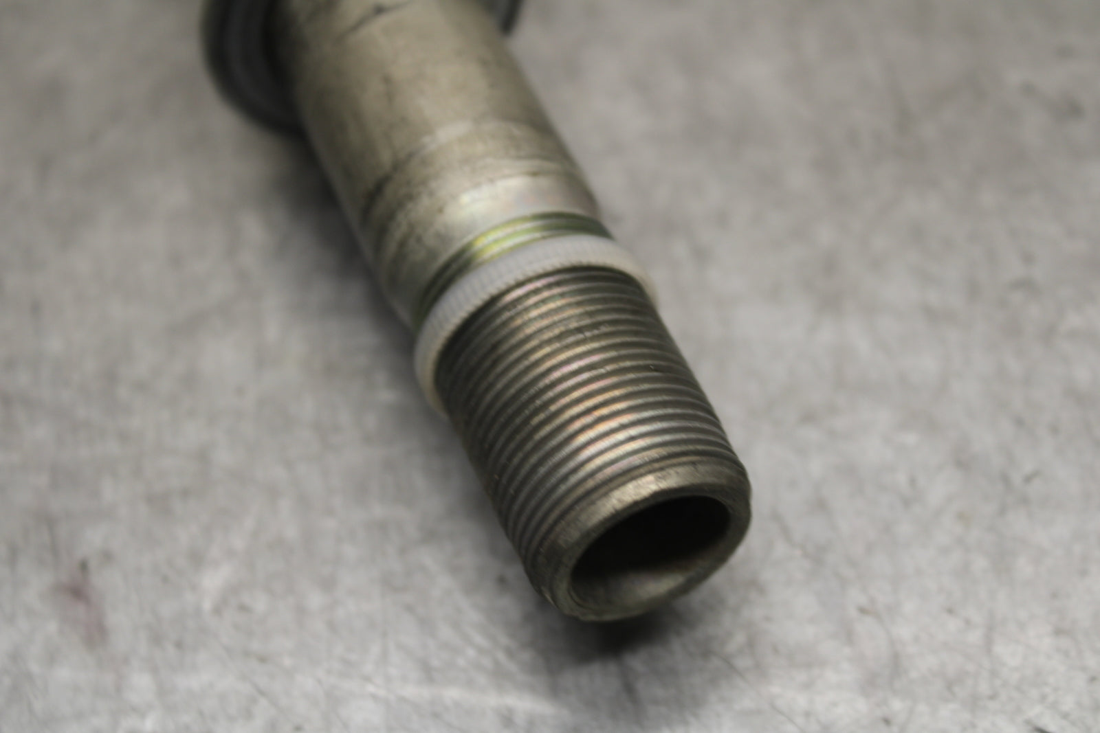 13-18 KAWASAKI NINJA ZX6R FRONT WHEEL RIM AXLE PIVOT BOLT 41068-0595 BB666