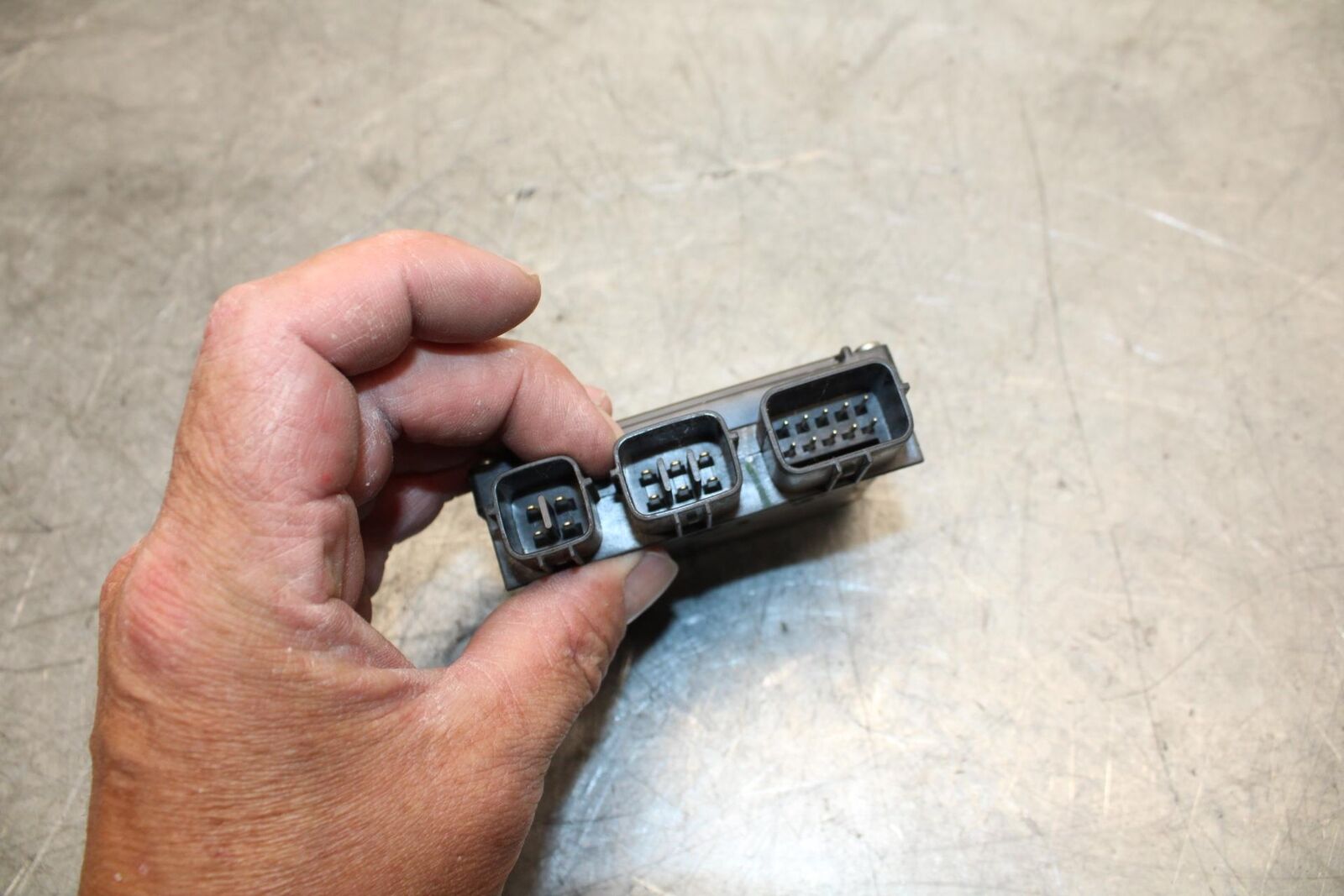 19-20 KAWASAKI NINJA ZX6R ZX636 RELAY ASSEMBLY FUSE BOX 27002-0050 BB528