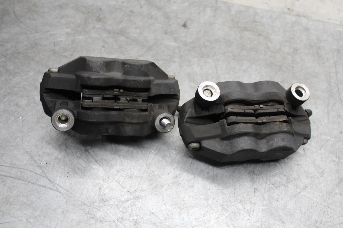 06-07 SUZUKI GSXR600 RIGHT LEFT FRONT BRAKE CALIPER SET PAIR CALIPERS BB543