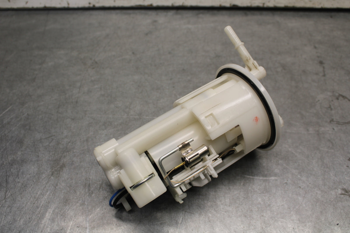 07-08 YAMAHA YZF R1 FUEL PUMP GAS PETROL SENDER UNIT 4C8-13907-01-00 BB675