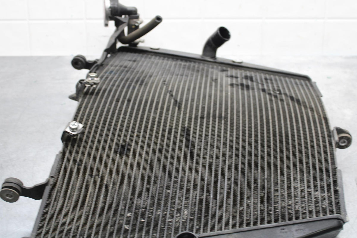 2008 Honda CBR1000RR ENGINE RADIATOR MOTOR COOLER COOLING RADIATER BB579