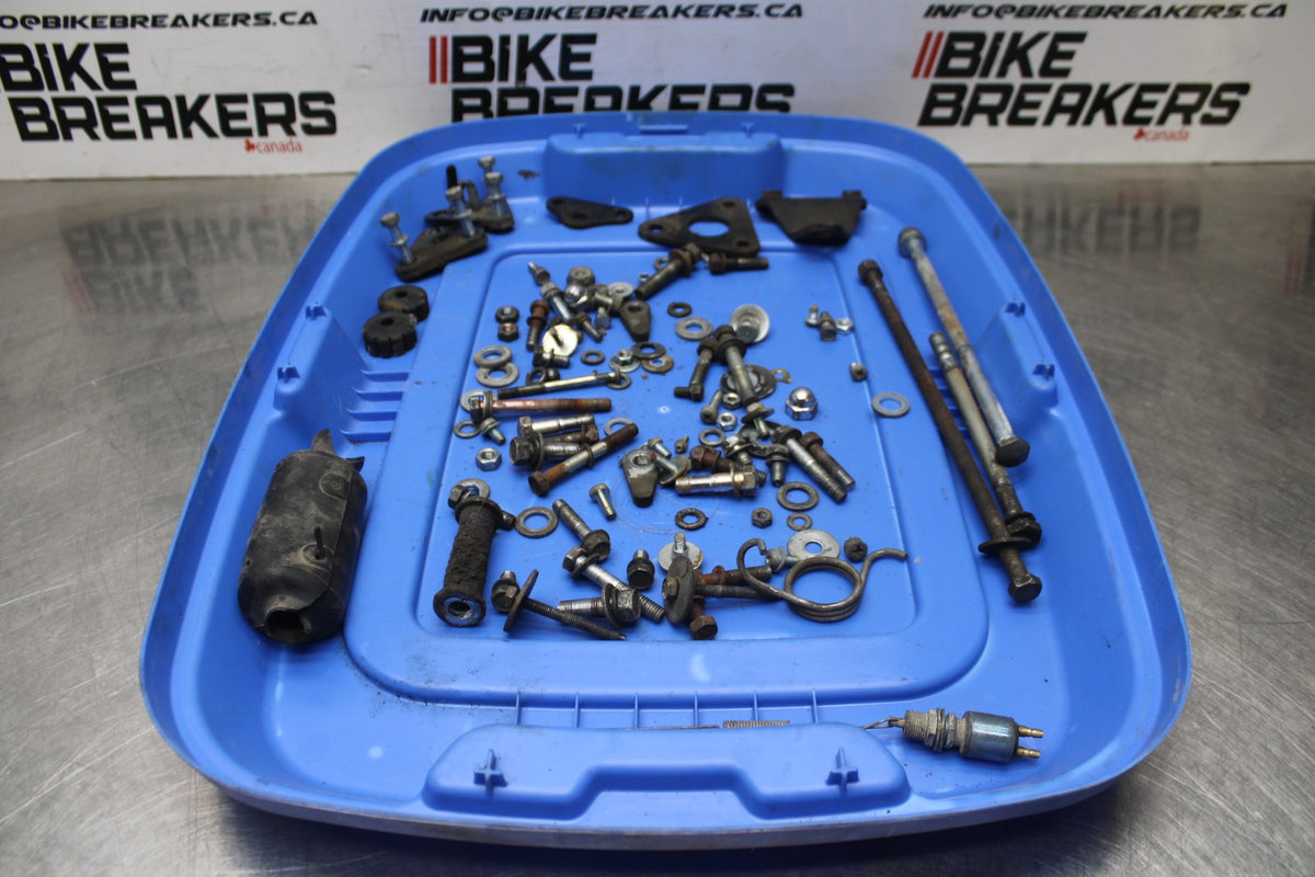 78-79 SUZUKI GS1000 MOUNTING BOLTS HARDWARE MOTOR SCREWS BB787