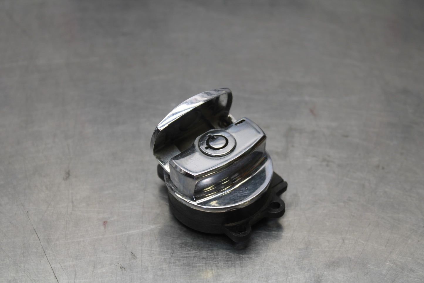 03-08 KAWASAKI VULCAN 1600 IGNITION LOCK KEY SET W/ GAS CAP BB196