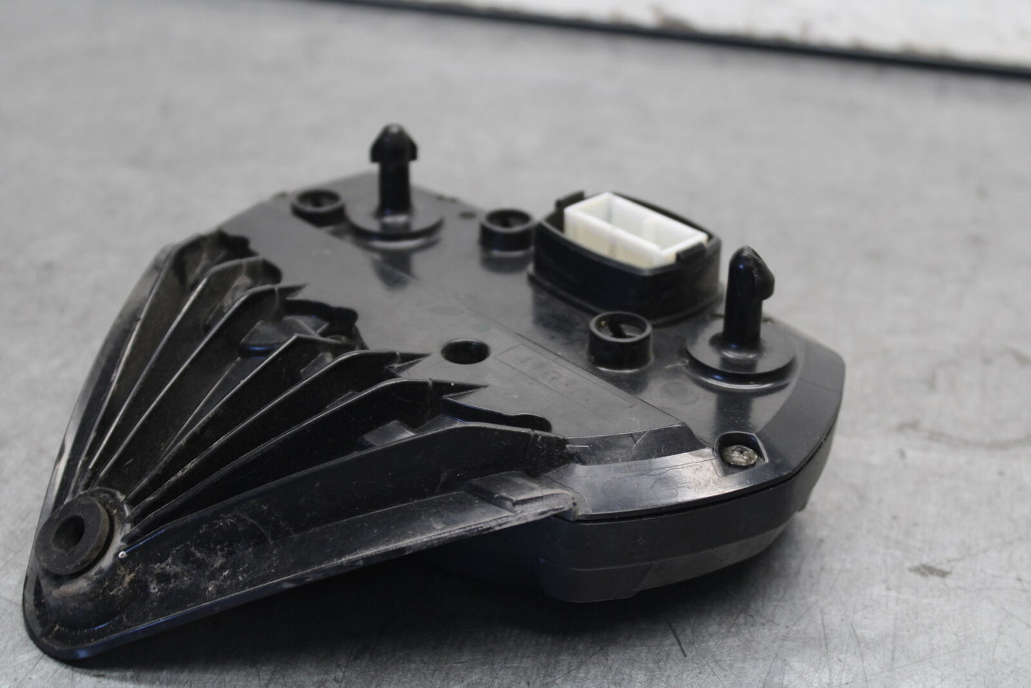 05-06 SUZUKI GSXR1000 SPEEDO TACH GAUGES CLUSTER SPEEDOMETER TACHOMETER BB677