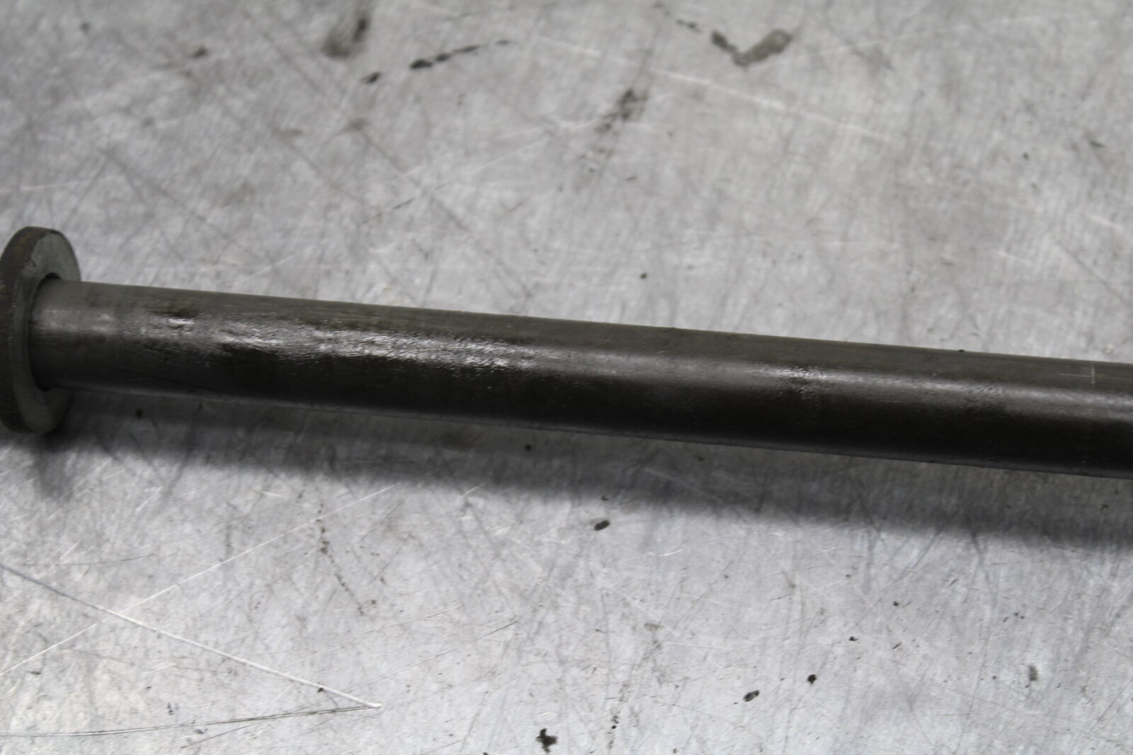 99-00 YAMAHA V STAR 1100 REAR AXLE BACK WHEEL RIM PIVOT BOLT AXEL BB711