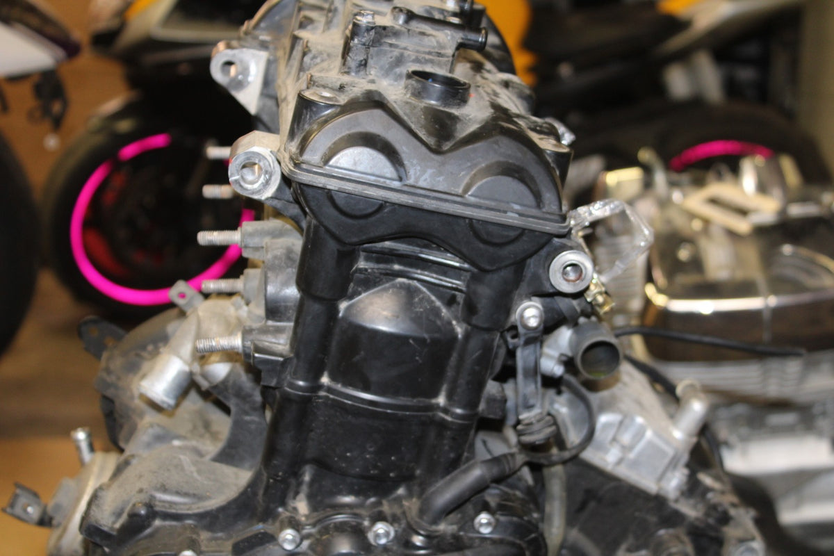 14 TRIUMPH STREET TRIPLE ABS ENGINE MOTOR BB808