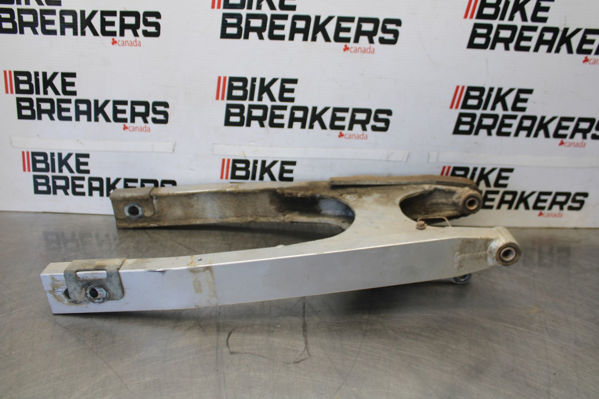 06 KAWASAKI KLR650 REAR SWINGARM BACK SUSPENSION SWING ARM BB919
