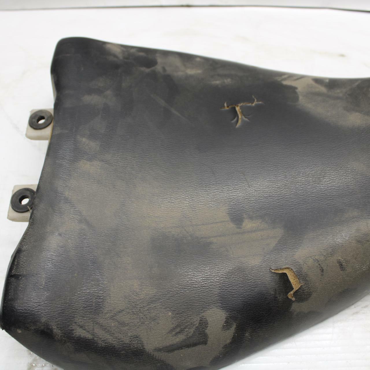 93-96 SUZUKI GSXR750W FRONT DRIVERS SEAT  SADDLE PILLION 45100-17E00-58R BB266
