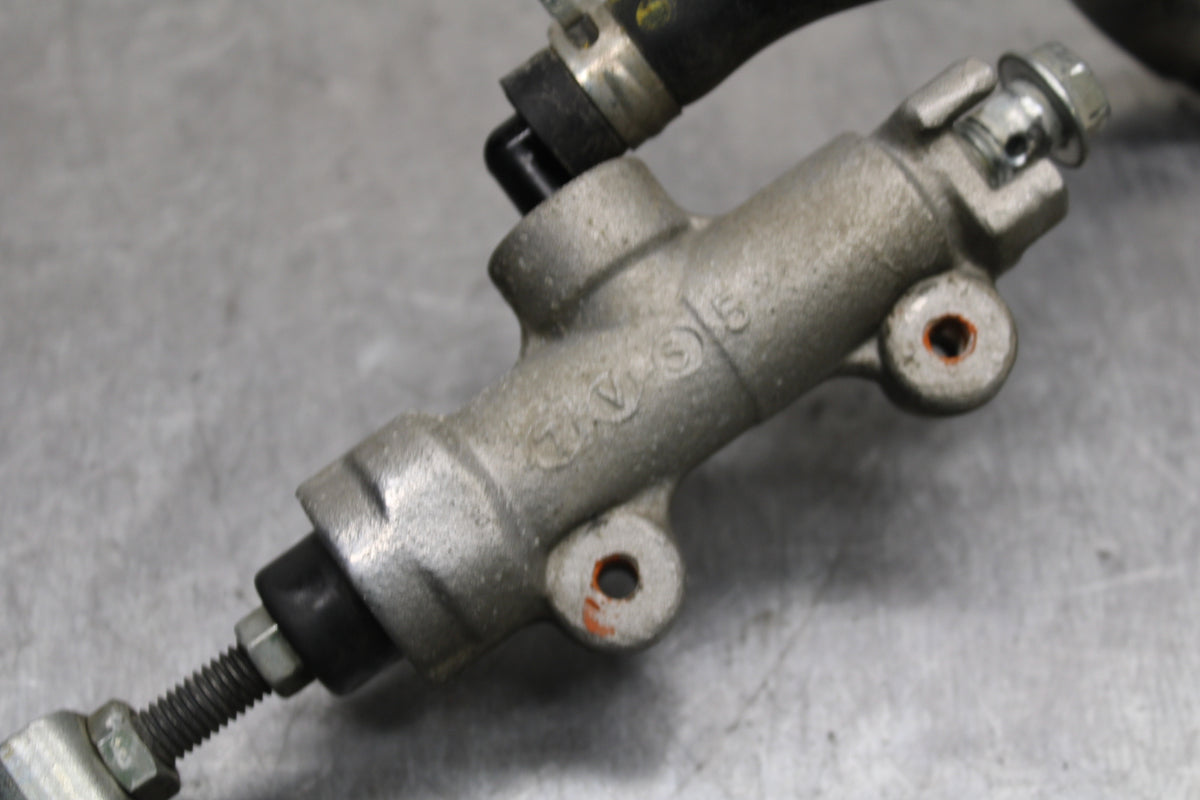 08-10 SUZUKI GSXR 600 REAR BACK BRAKE MASTER CYLINDER W RESERVOIR BB132