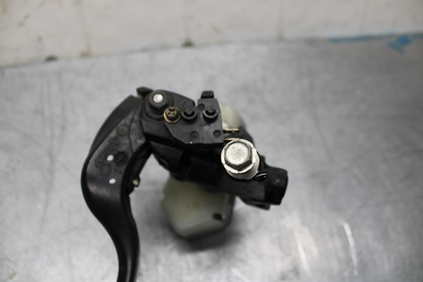 07-08 KAWASAKI CONCOURS 1400 ABS FRONT BRAKE MASTER CYLINDER w/ LEVER BB449