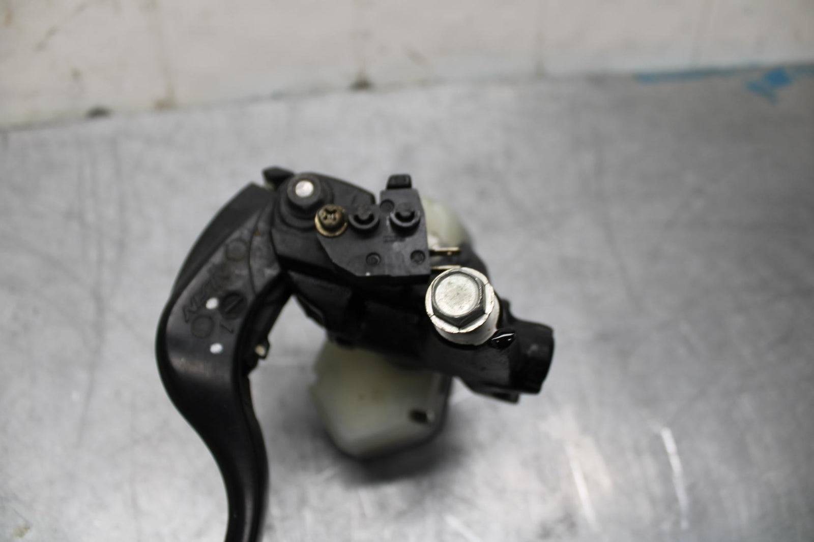 07-08 KAWASAKI CONCOURS 1400 ABS FRONT BRAKE MASTER CYLINDER w/ LEVER BB449