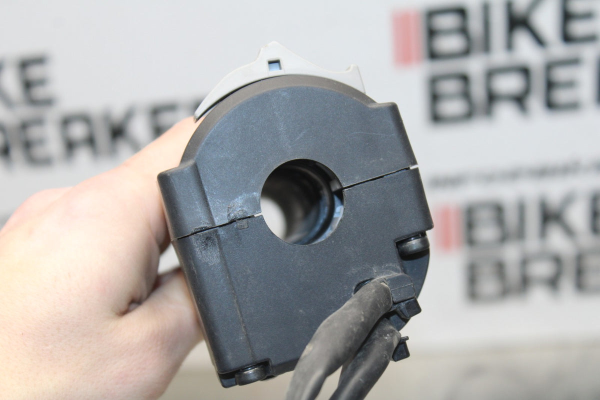 22 KAWASAKI NINJA 1000SX RIGHT CLIP ON HANDLE KILL OFF START SWITCHES BB780