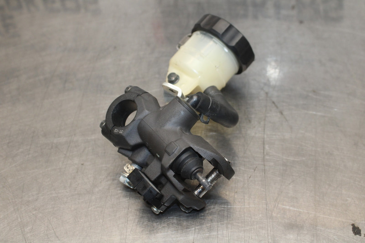 08-10 SUZUKI GSXR 600 FRONT BRAKE MASTER CYLINDER BB765