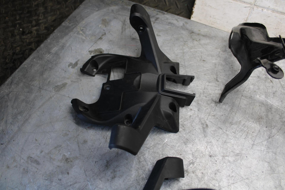22-23 HUSQVARNA SVARTTPILEN 401 LIGHT TANK  BRACKET LEFTOVER BB541