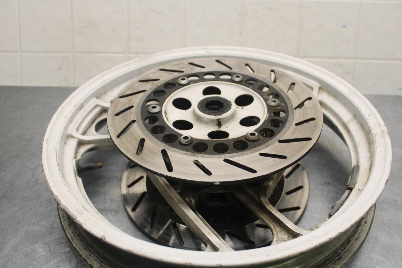 1988 Yamaha FZ600 FRONT WHEEL AND LEFT RIGHT BRAKE ROTORS DISCS BB601