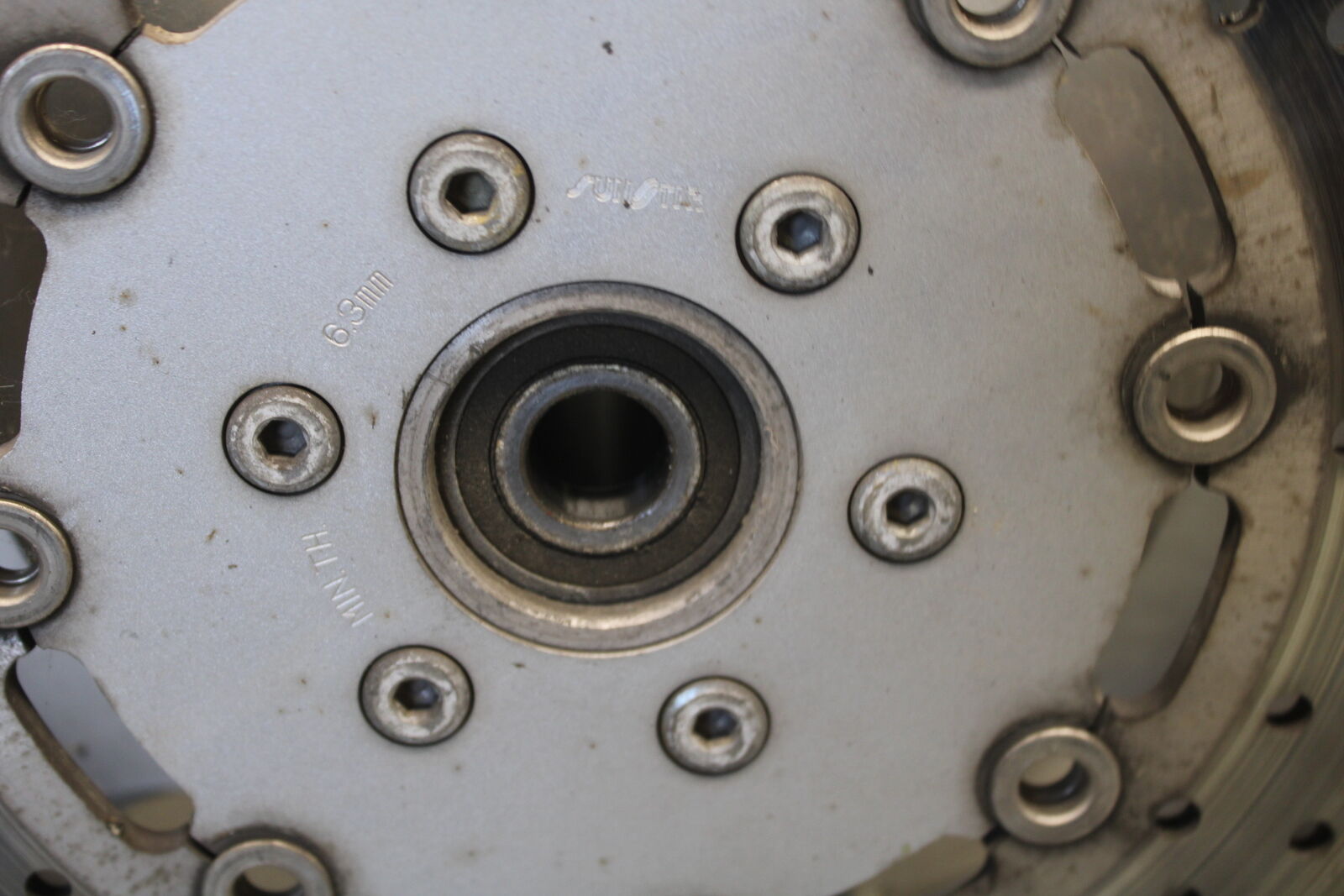 05-09 SUZUKI BOULEVARD C90 REAR WHEEL BACK RIM BB692