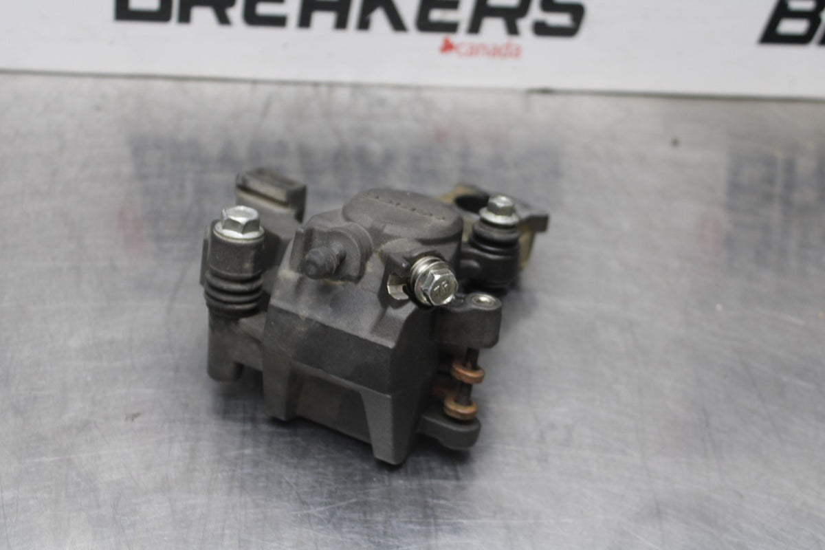 08-10 SUZUKI GSXR 600 REAR BACK BRAKE CALIPER W MOUNT BRACKET BB835