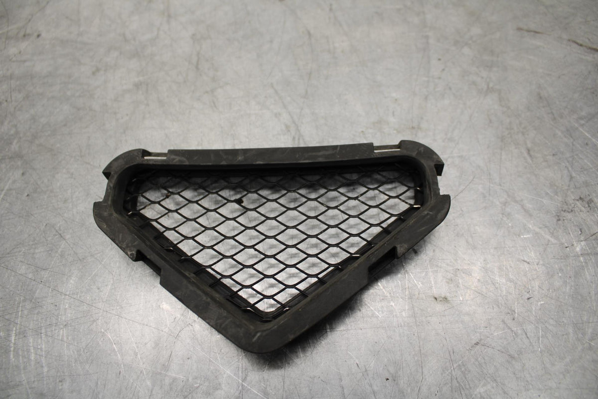 05-06 KAWASAKI NINJA ZX6R AIR INTAKE GRILL BB505