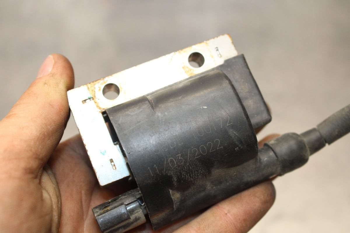17-22 KTM 390 DUKE IGNITION COIL SPARK PLUG CAP  BB180