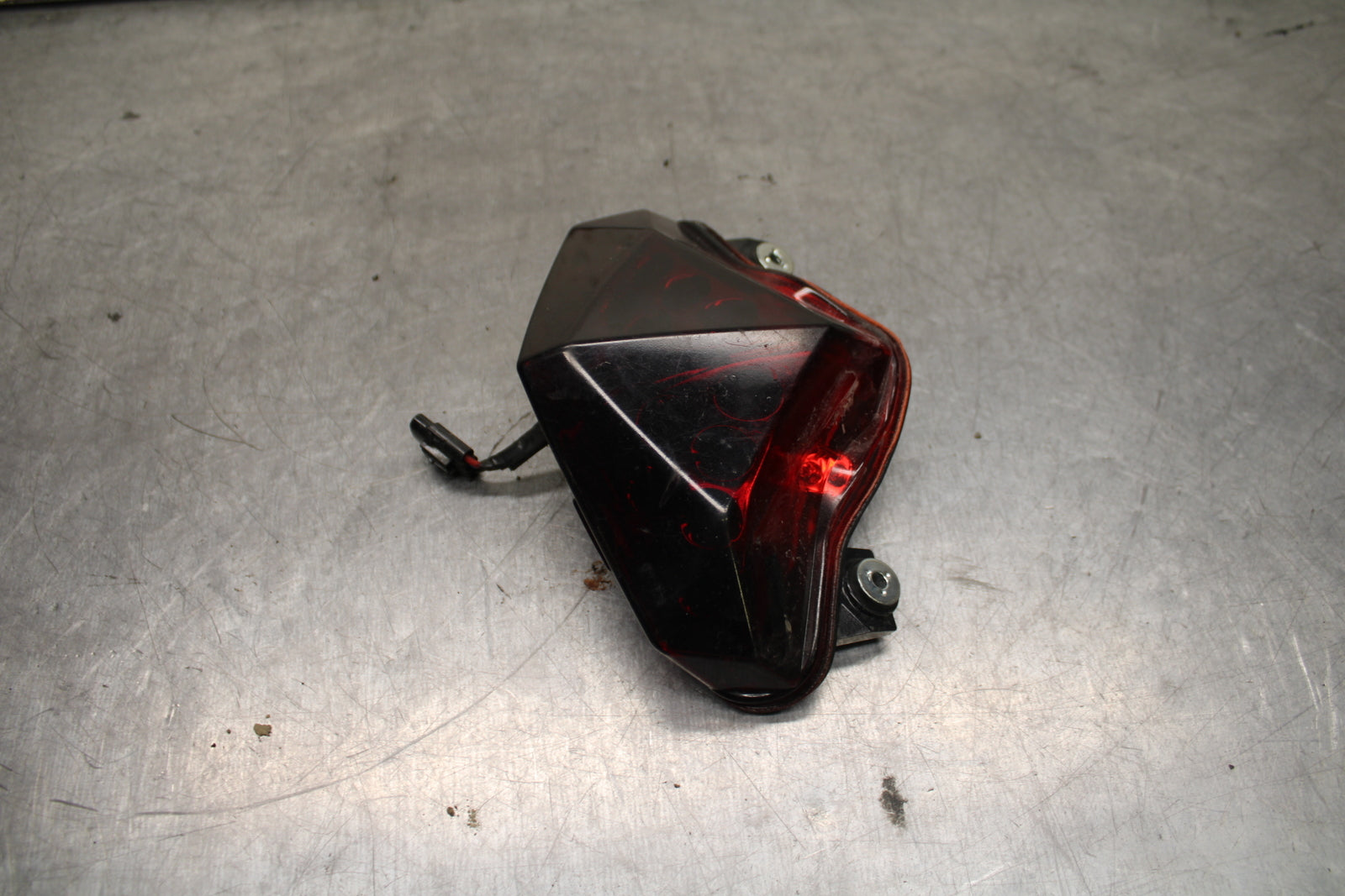 14-15 KAWASAKI NINJA 650 EX650F ABS REAR TAIL TAILLIGHT BACK BRAKE LIGHT BB741