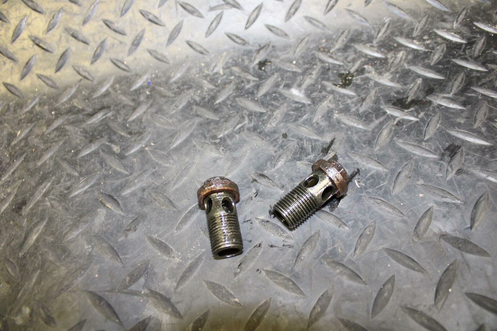 05-06 SUZUKI KATANA 750 GSX750F OIL  LINE BANJO BOLT bb166