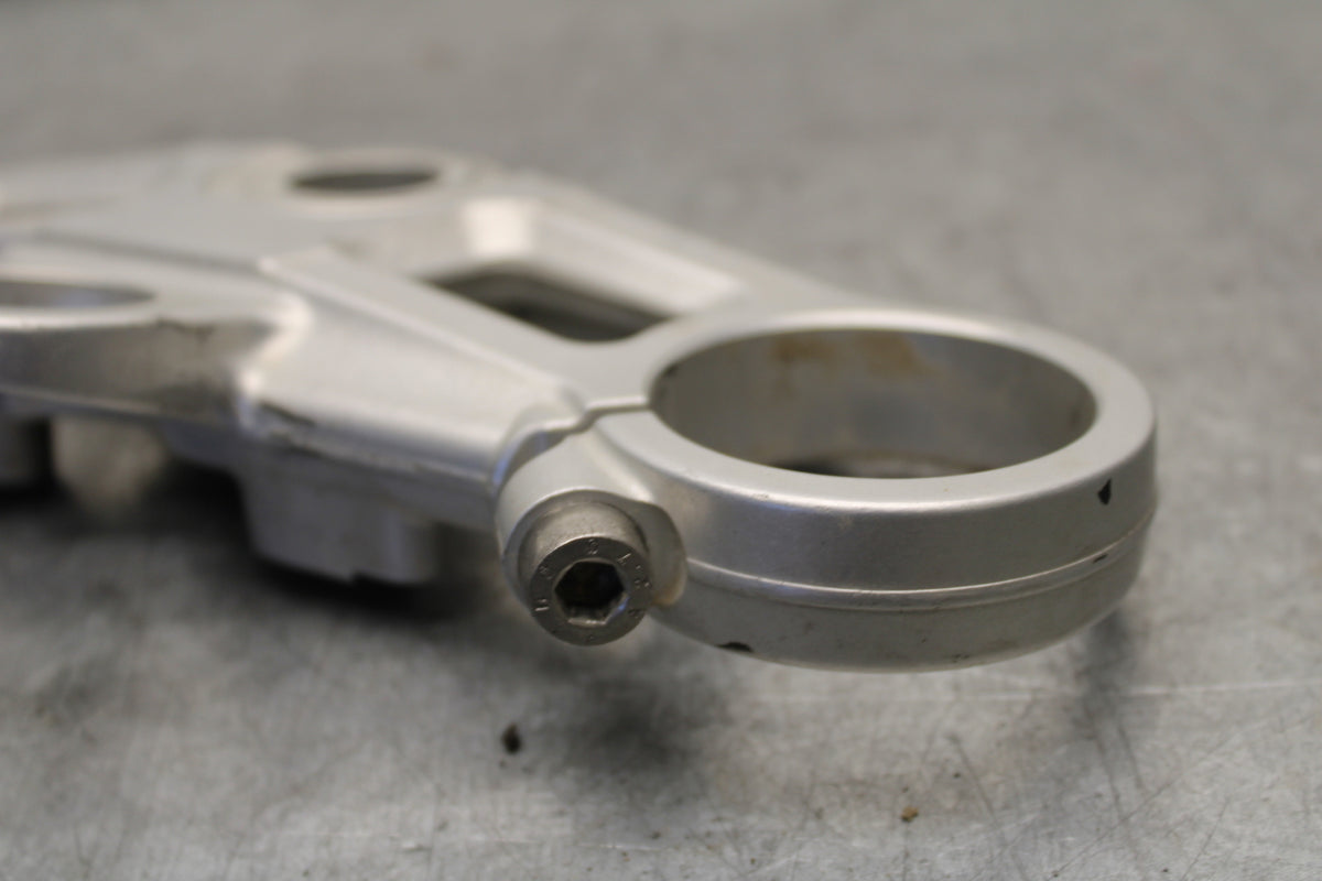 09-11 TRIUMPH DAYTONA 675 FORKS UPPER TRIPLE TREE CLAMP BB652