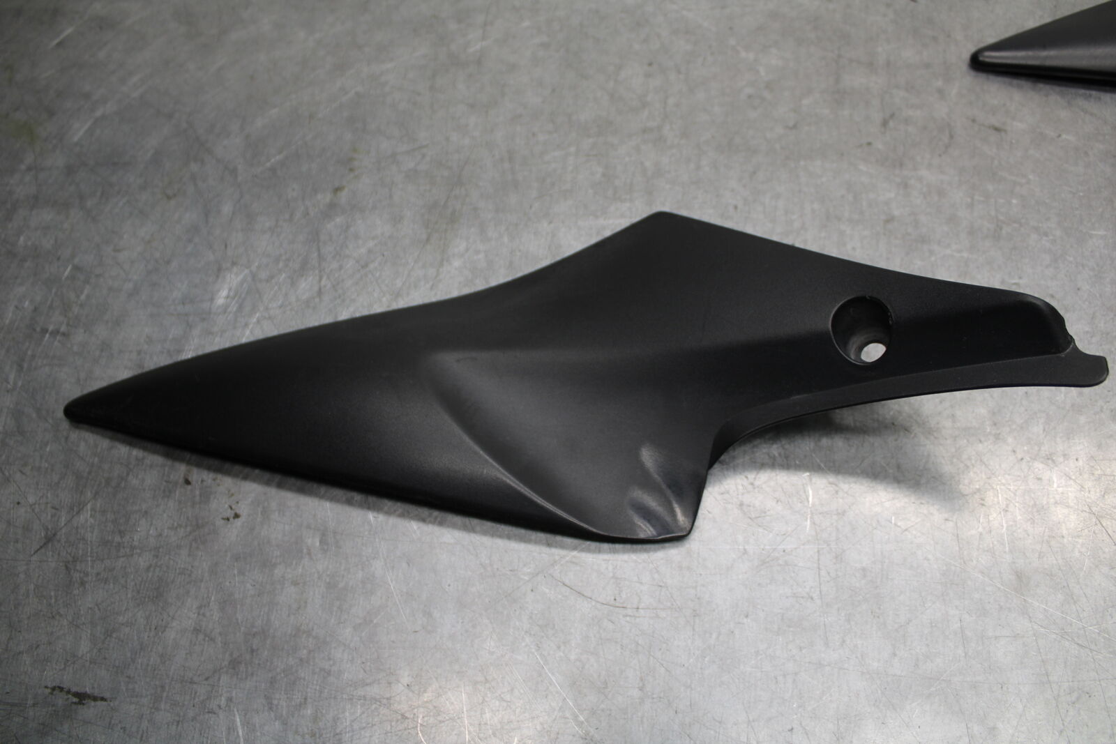 06-07 SUZUKI GSXR750 RIGHT LEFT FRONT SIDE SEAT PANELS COWLS FAIRINGS  BB670