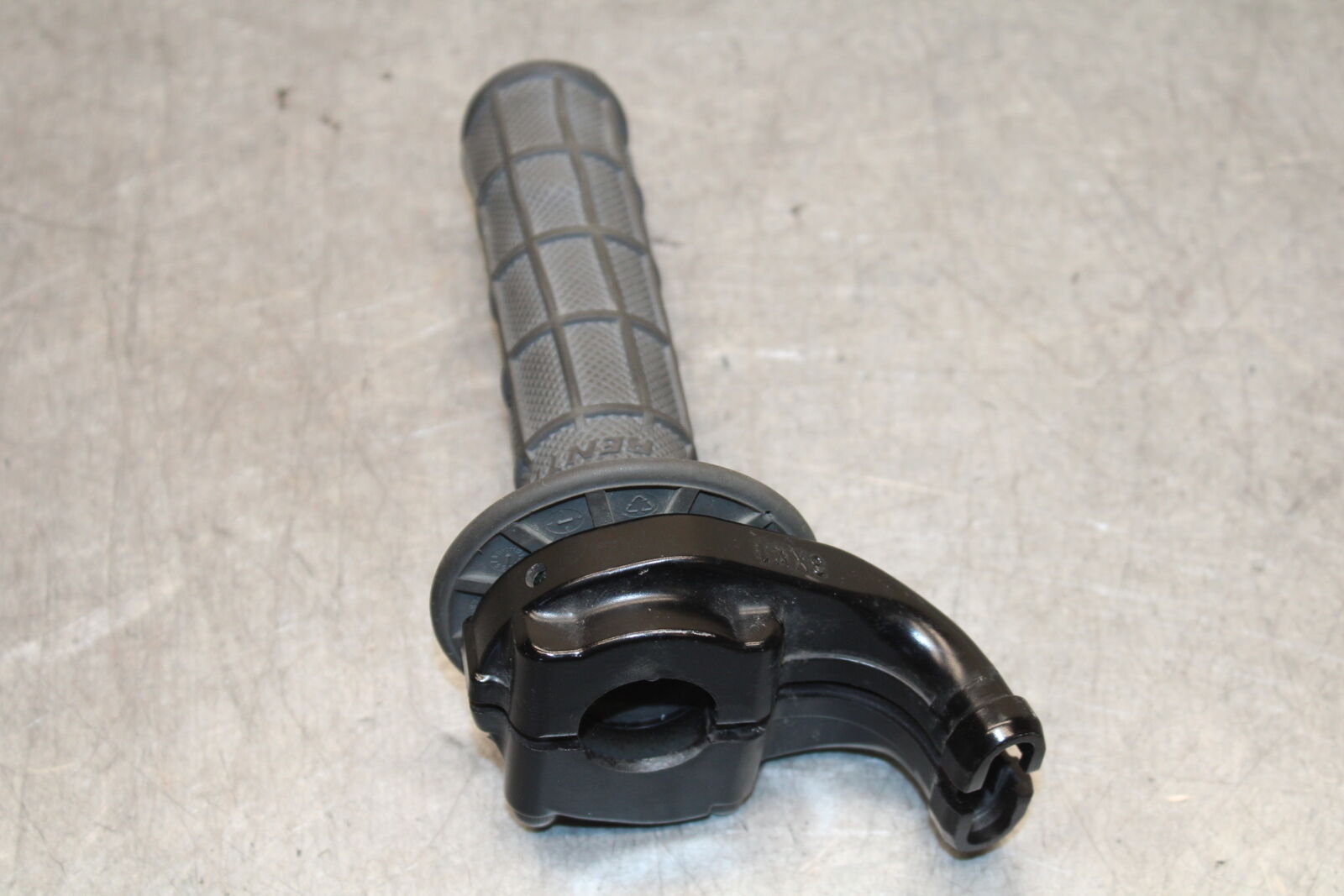 16-21 YAMAHA XSR900 THROTTLE CABLE LINE HOUSING GUIDE BB664