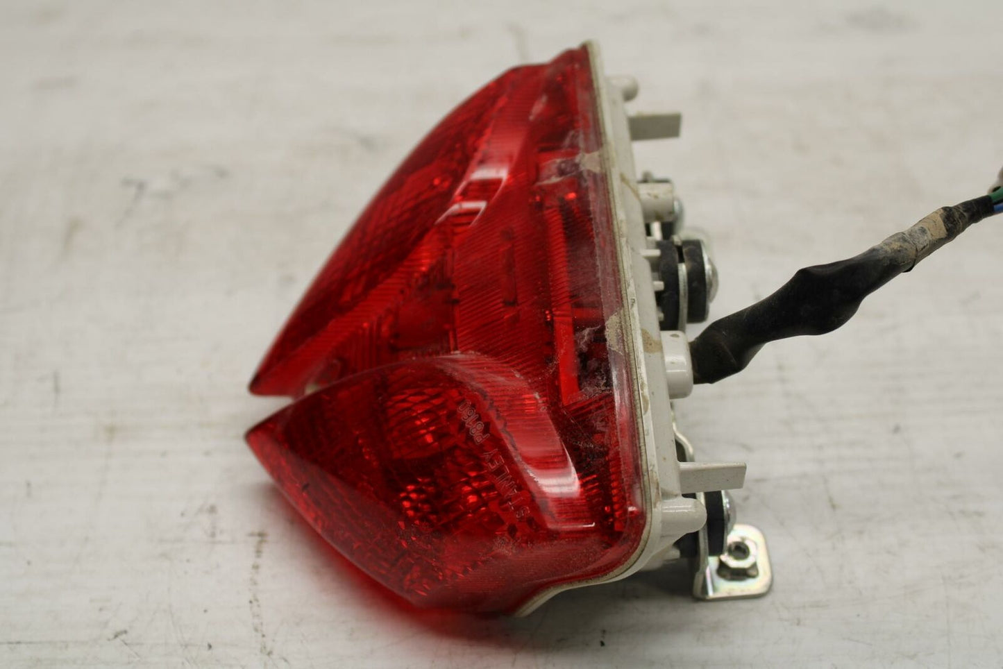 11-19 SUZUKI GSXR600 REAR TAIL TAILLIGHT BACK BRAKE LIGHT BB294
