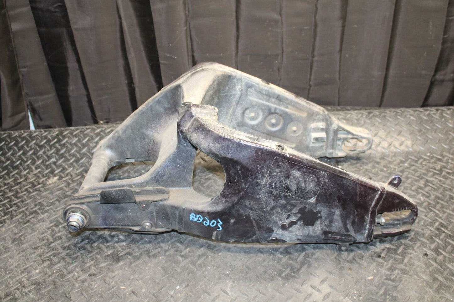 13-18 KAWASAKI NINJA ZX6R REAR SWINGARM BACK SUSPENSION SWING ARM BB203
