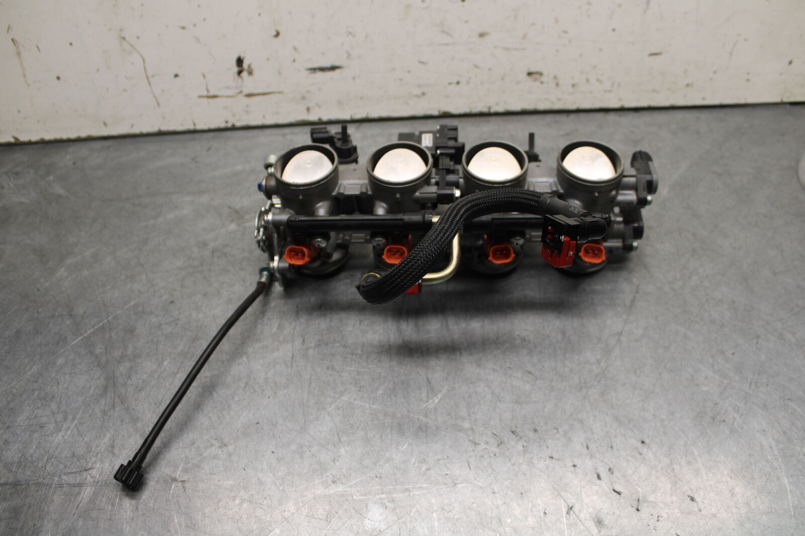 13-18 KAWASAKI NINJA ZX6R MAIN FUEL INJECTORS / THROTTLE BODIES 16163-0772 BB666