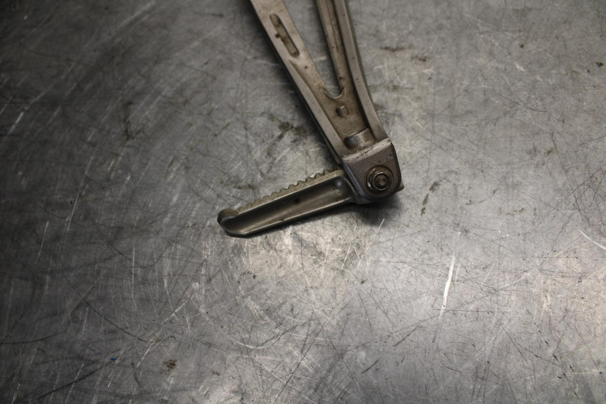 2007 Yamaha YZF R1 LEFT REAR PASSENGER PEG 5JJ-27431-10-00 5VY-2741L-00-00 BB523