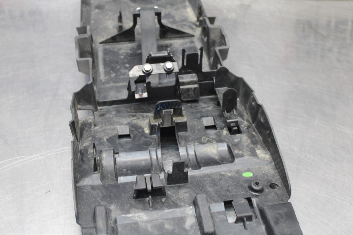 20 TRIUMPH STREET TRIPLE 765 REAR BACK TAIL UNDERTAIL BATTERY TRAY PLASTIC BB864