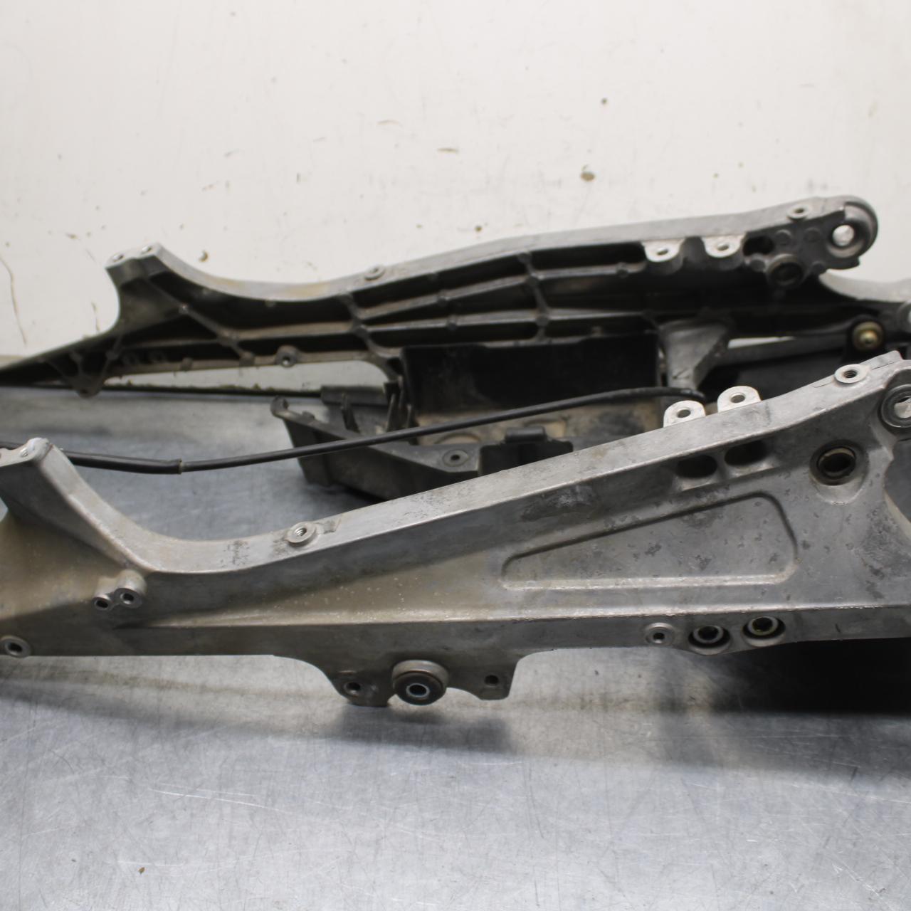 03-04 HONDA CBR600RR REAR SUBFRAME BACK SUB FRAME 50200-MEE-000 BB637