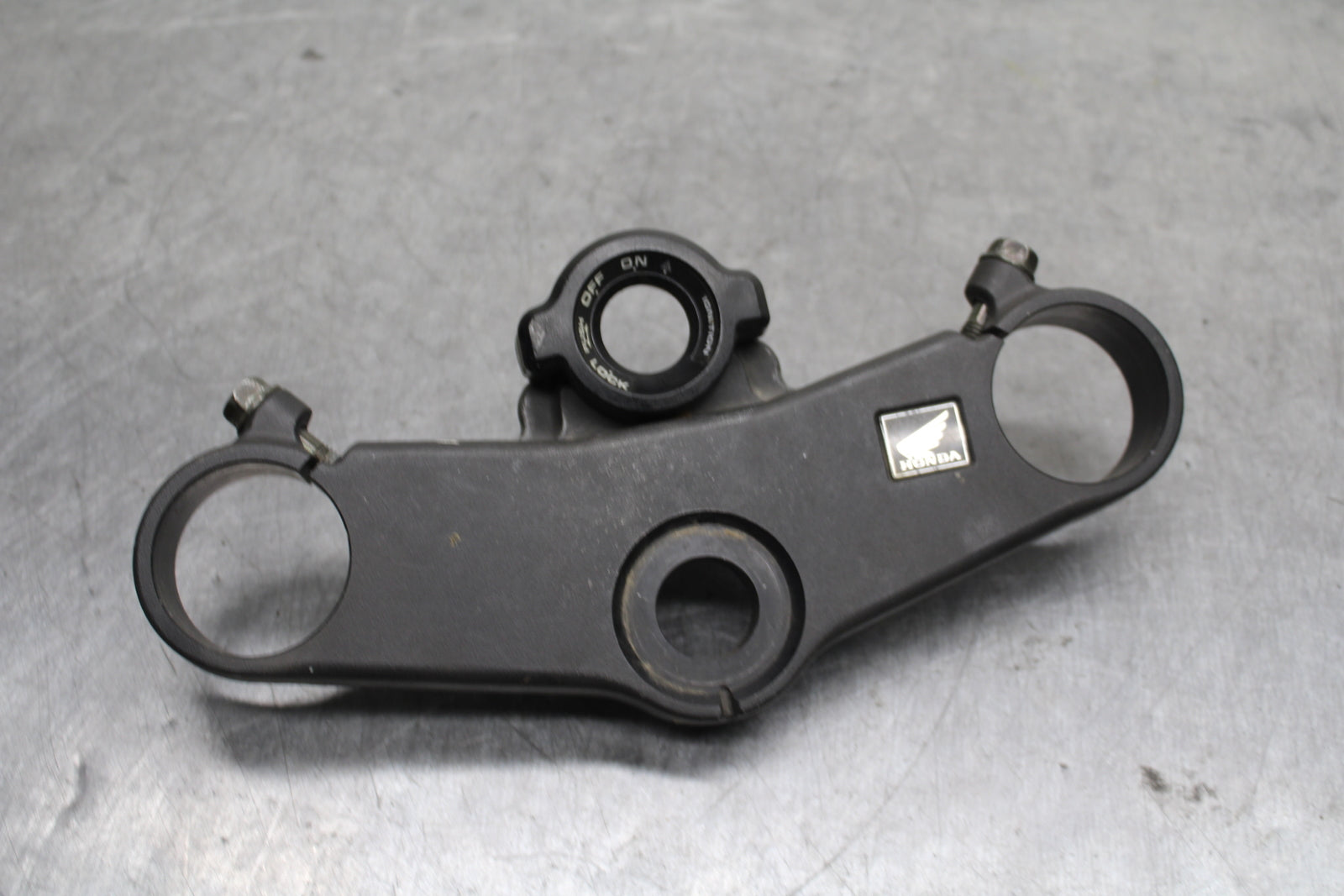 03-04 HONDA CBR600RR FORKS UPPER TRIPLE TREE CLAMP BB122