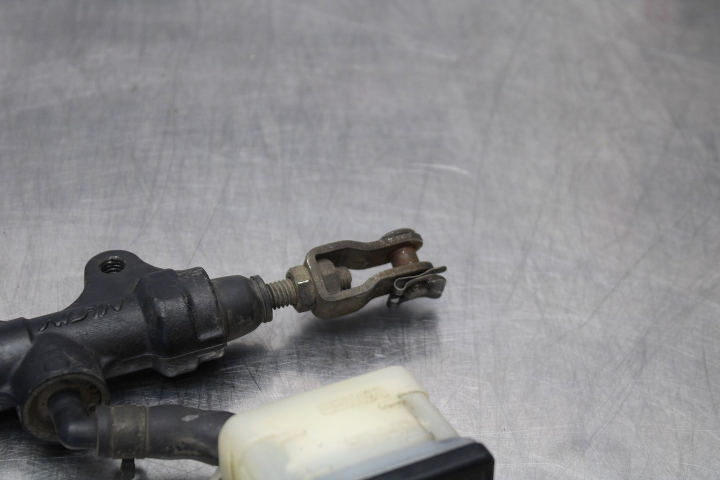 05 TRIUMPH ROCKET III REAR BACK BRAKE MASTER CYLINDER W RESERVOIR BB186