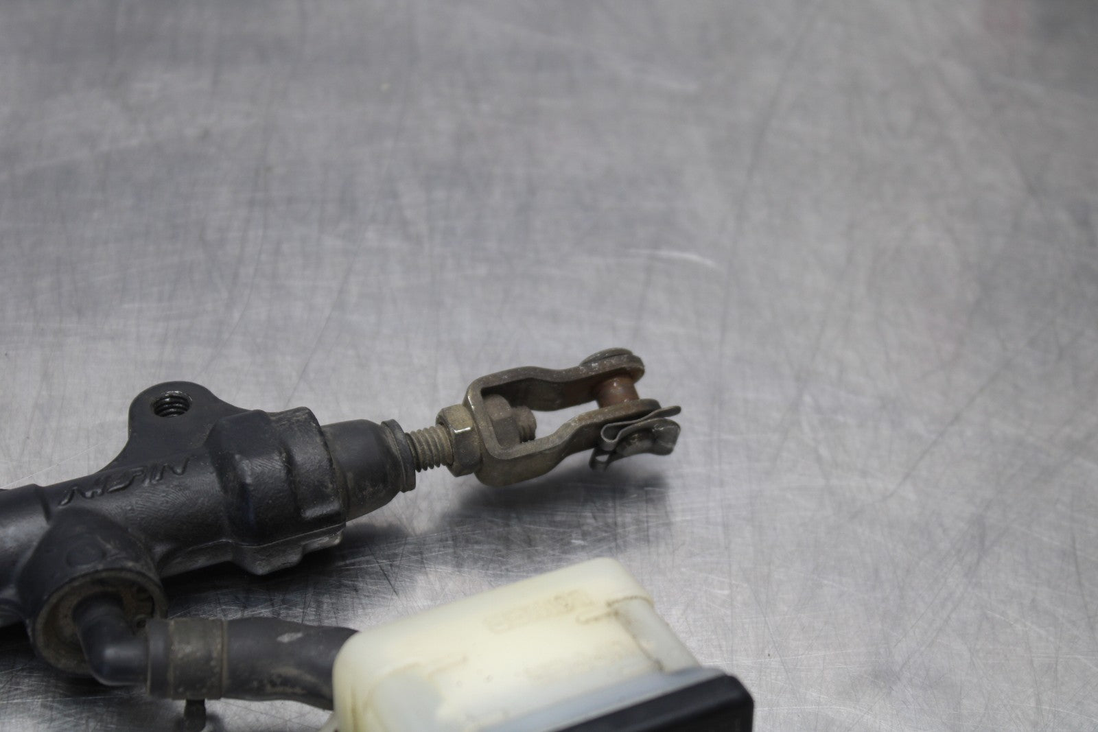 05 TRIUMPH ROCKET III REAR BACK BRAKE MASTER CYLINDER W RESERVOIR BB186
