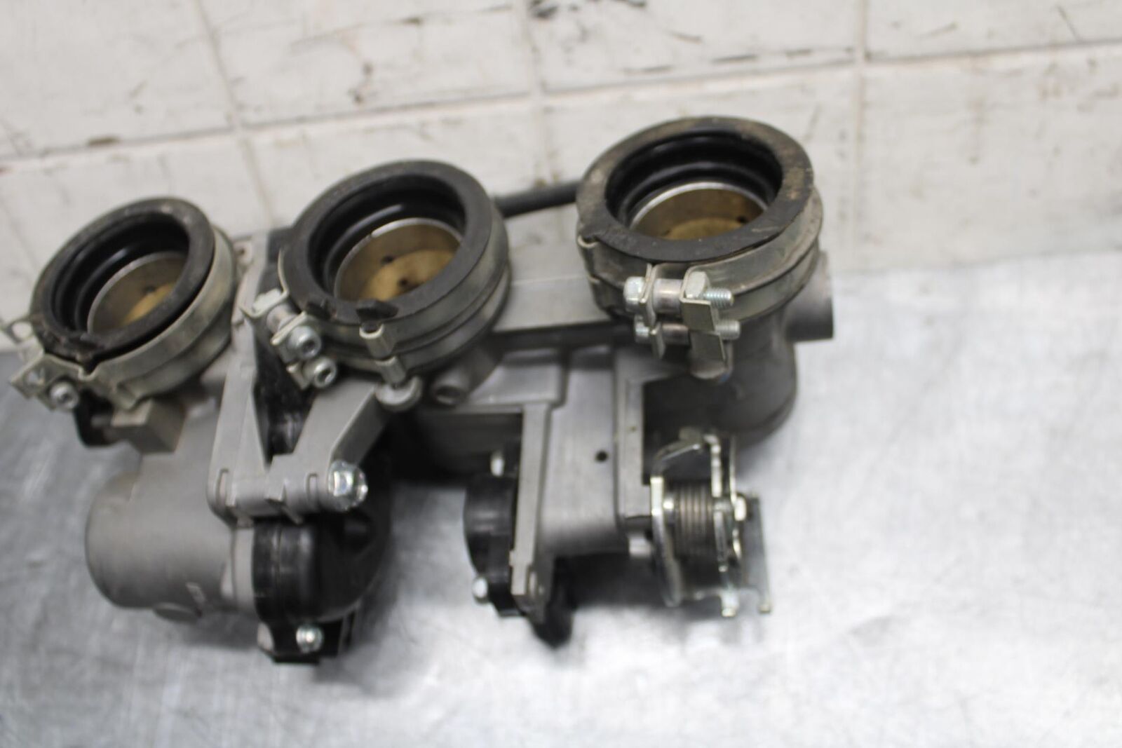 2016 Yamaha XSR900 ABS MAIN FUEL INJECTORS / THROTTLE BODIES BB516