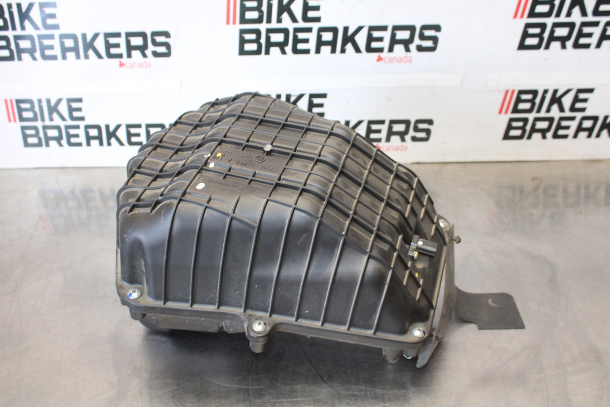 24-25 KAWASAKI NINJA 500 ABS AIRBOX AIR INTAKE FILTER BOX BB899