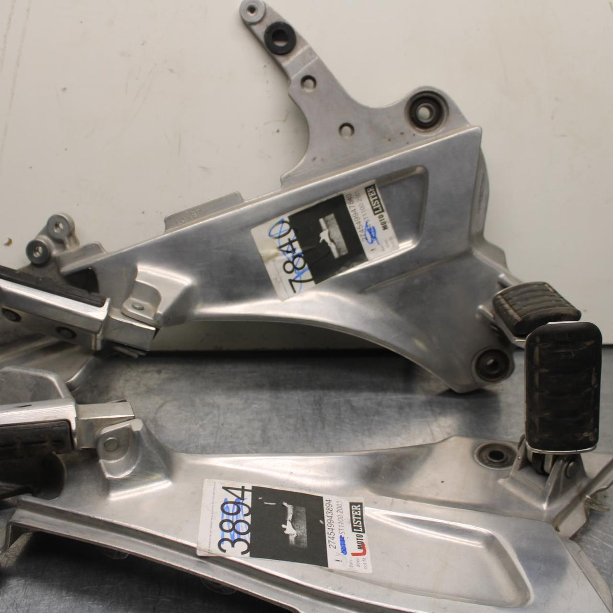 2001 Honda ST1100 LEFT RIGHT PASSENGER FOOTPEGS AND MOUNTS, SET, PAIR BB89