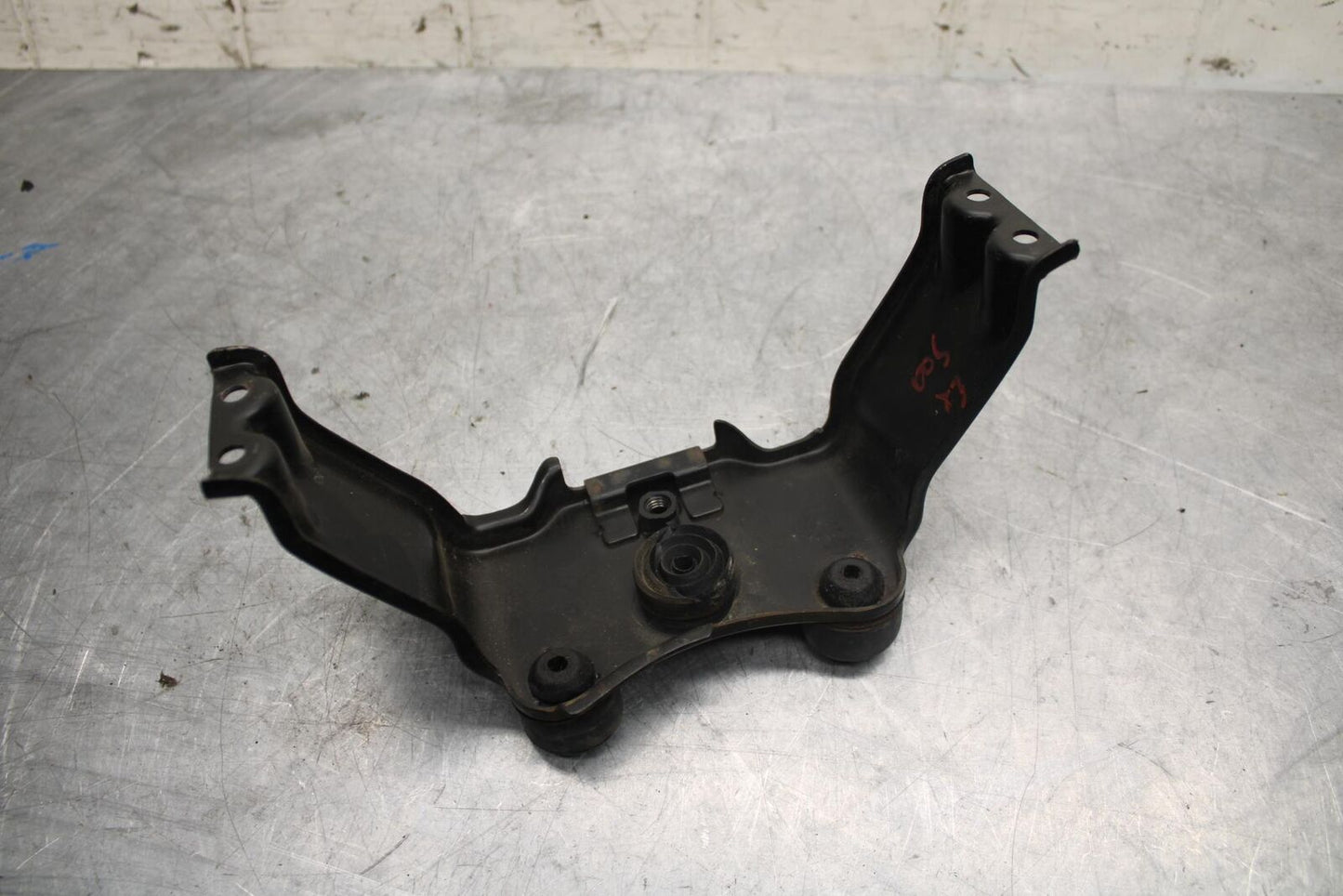 2005 Kawasaki Ninja 500R EX500D GAS TANK FUEL CELL PETROL RESERVOIR BRACKET BB36