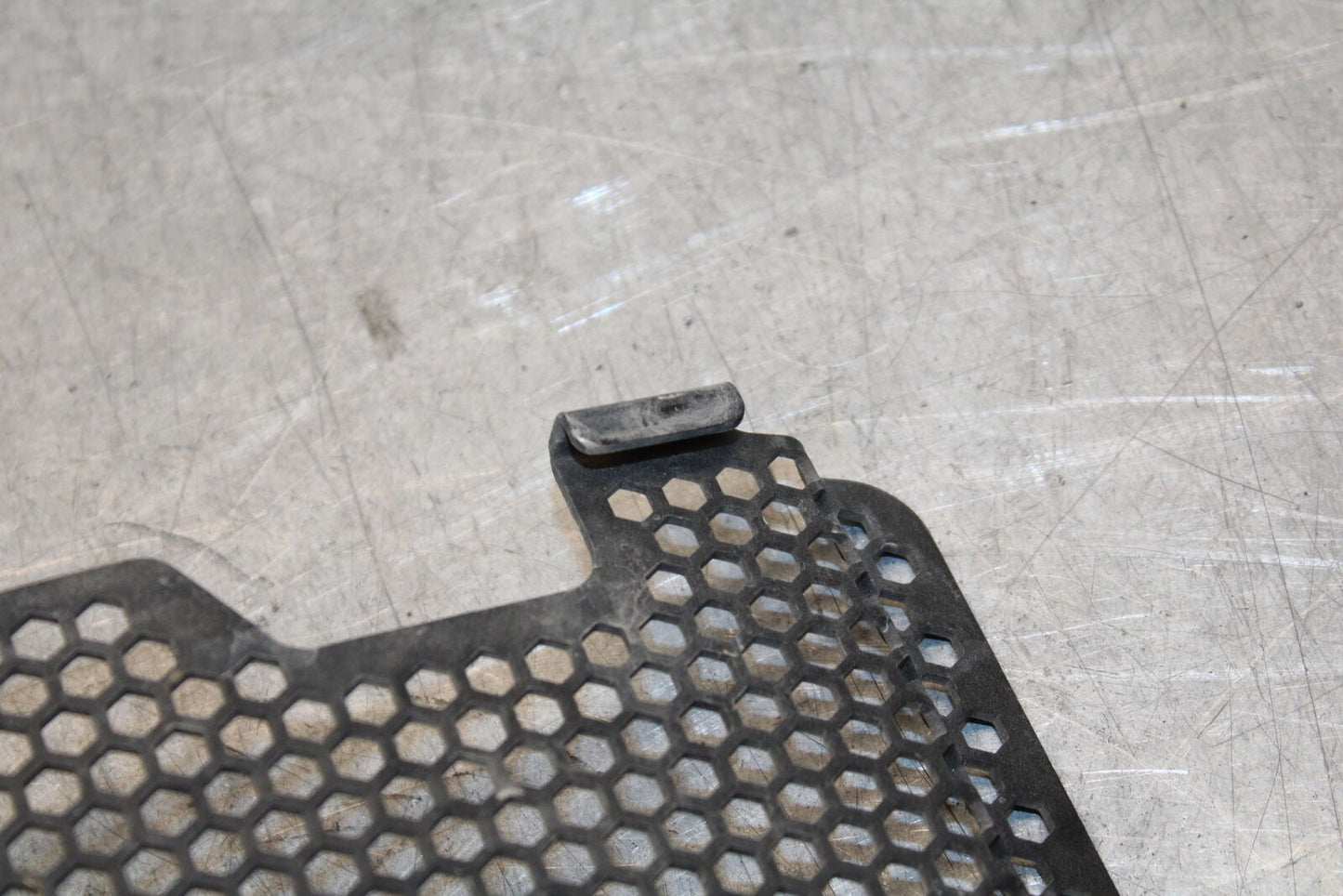 16 KAWASAKI NINJA ZX10R COOLANT RADIATOR GUARD GRILLE BB650