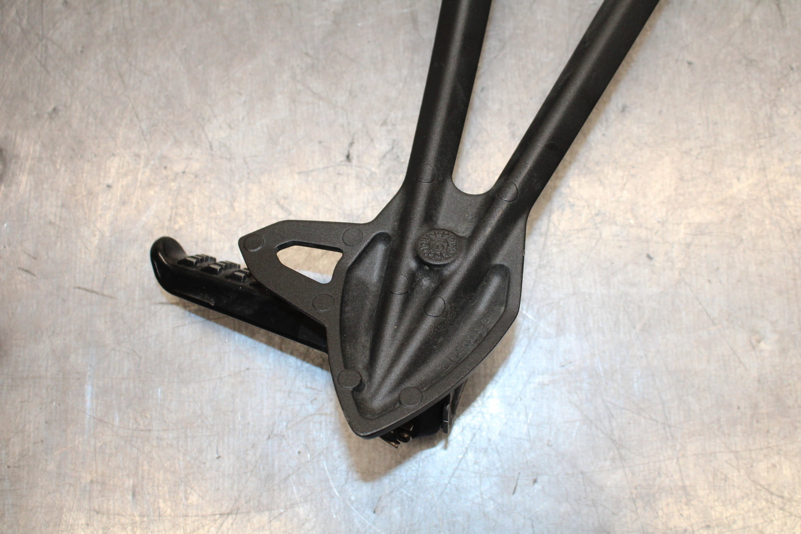 19-23 KAWASAKI NINJA ZX6R LEFT REAR BACK PASSENGER PEG BB749