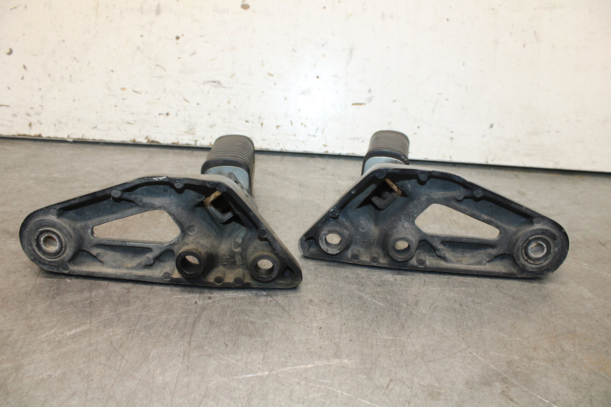 85-86 SUZUKI MADURA 1200 REAR PASSENGER FOOT STEP PEG  BB691