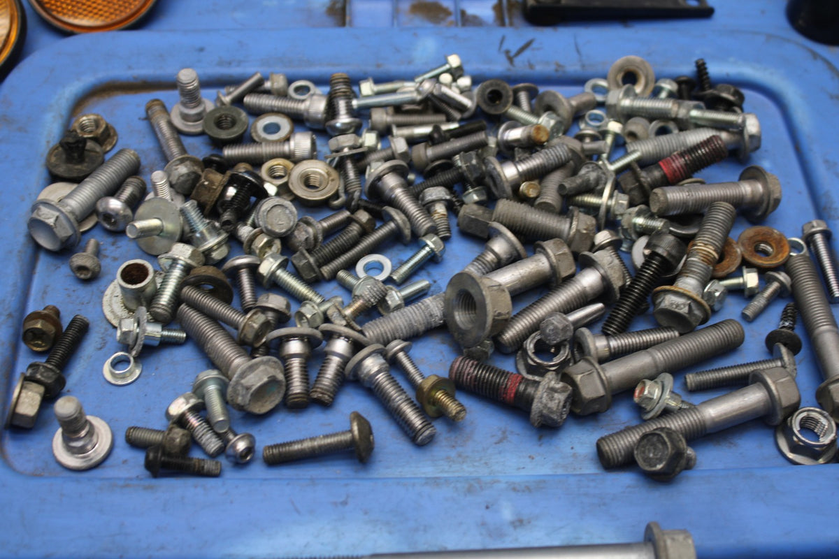 24-25 KAWASAKI NINJA 500 ABS MOUNTING BOLTS HARDWARE SCREWS BB899