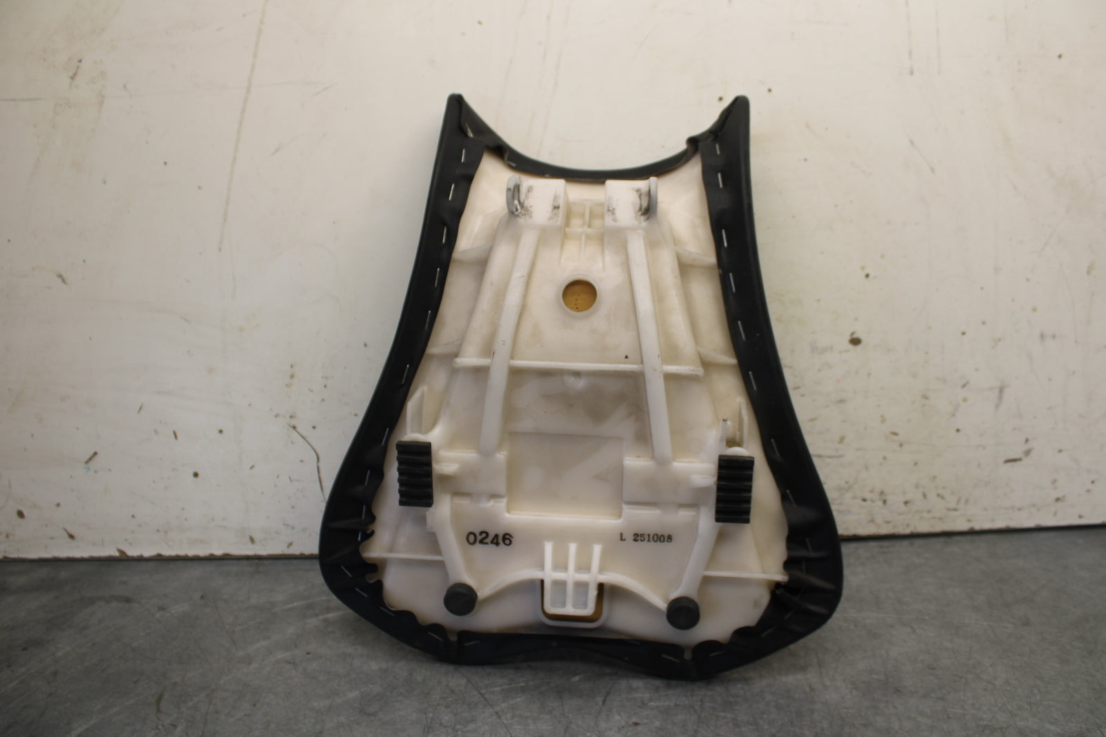 13-18 KAWASAKI NINJA ZX6R FRONT DRIVERS SEAT PAD SADDLE  BB682