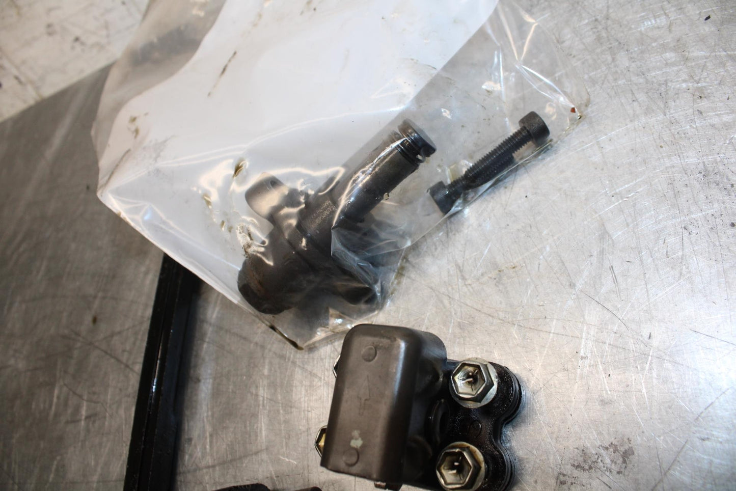 91-92 SUZUKI GSXR750 M  CAM CHAIN WITH GUIDES BB493