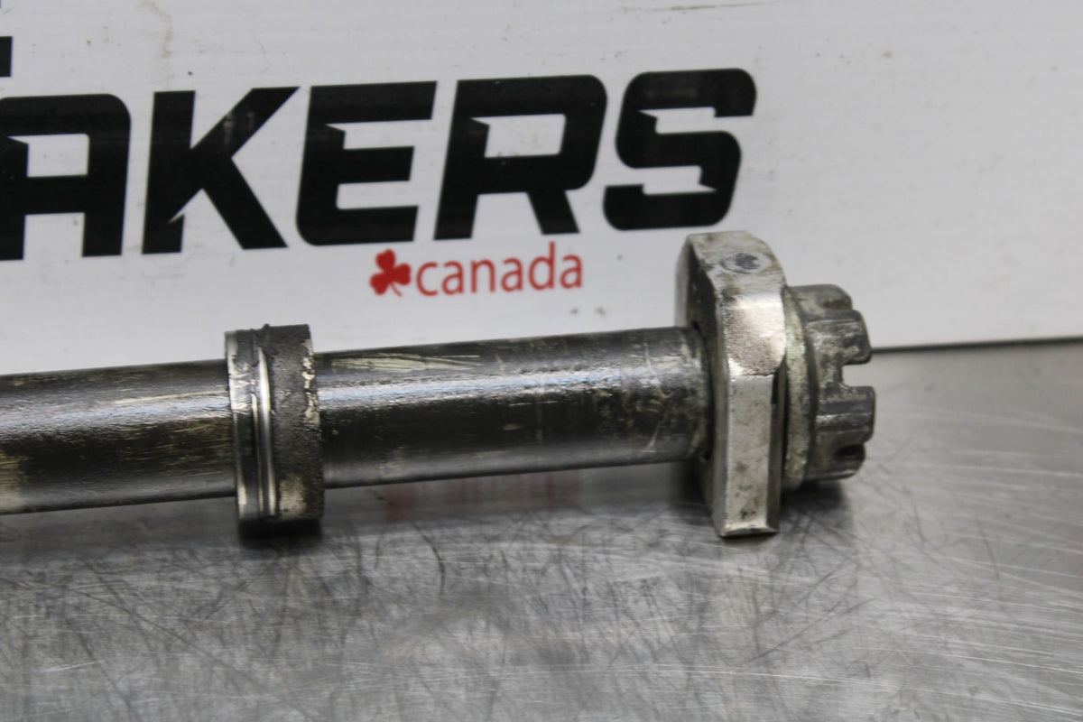 06-07 SUZUKI GSXR 600 REAR AXLE BACK WHEEL RIM PIVOT BOLT AXEL BB178